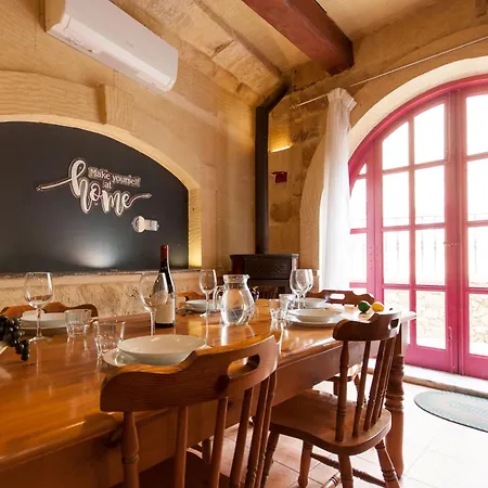 Villa Gozitan Farmhouse Pool & Jacuzzi - Pp 2 - Happy Il-Wilga