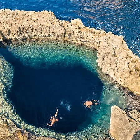 Gozitan Farmhouse Pool & Jacuzzi - Pp 2 - Happy Il-Wilga