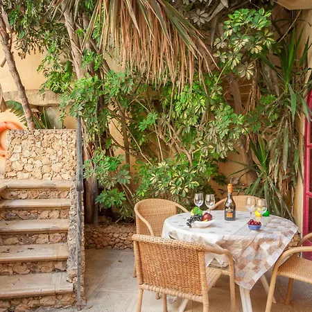Gozitan Farmhouse Pool & Jacuzzi - Pp 2 - Happy Βίλα